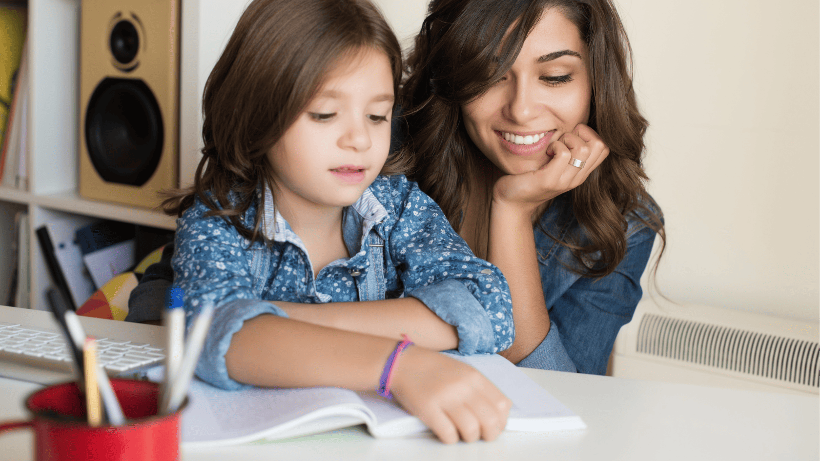 Come posso insegnare l'inglese a mio figlio a casa?